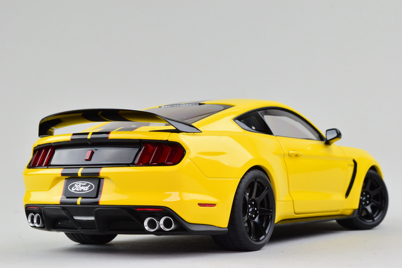 Illustration for article titled Mustang Monday: AUTOart Ford Shelby GT-350R